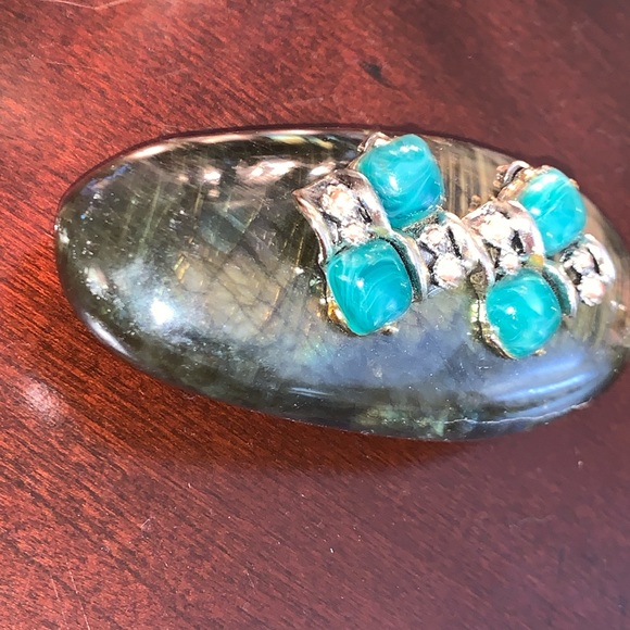 Malichite and Seed Pearl Clip-on Earrings 🚀CLOSET CLEAROUT DAY🚀 - Picture 6 of 9